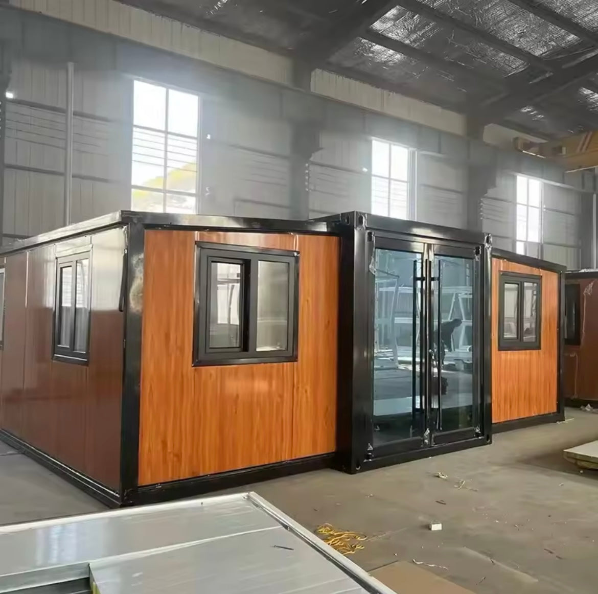 20ft Customized Luxury & Shipping Container House – Modular Expandable Collapsible Home for Modern Living